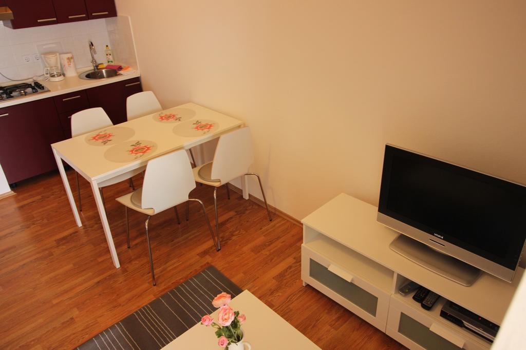 Apartments Nikola Новий Винодольський Екстер'єр фото