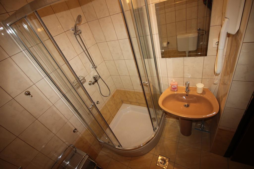 Apartments Nikola Новий Винодольський Екстер'єр фото