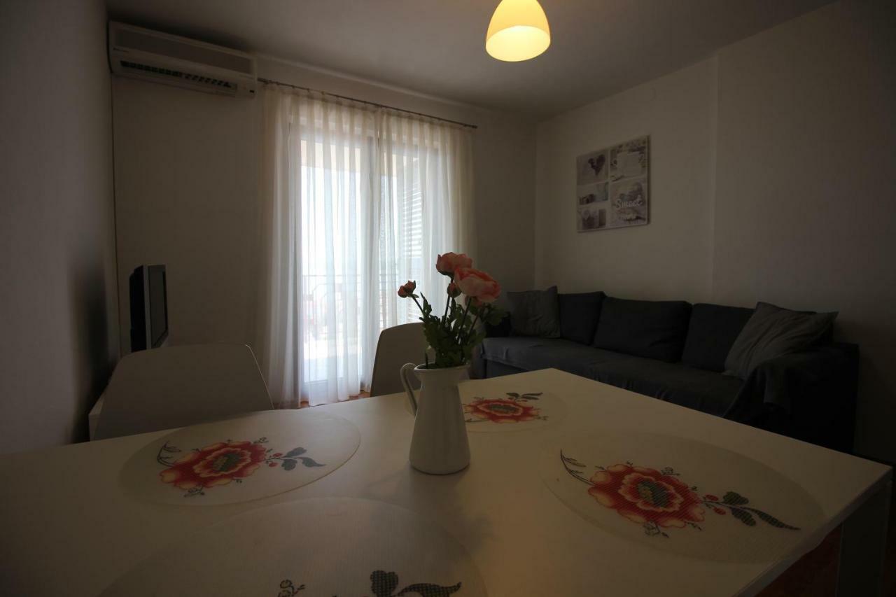 Apartments Nikola Новий Винодольський Екстер'єр фото